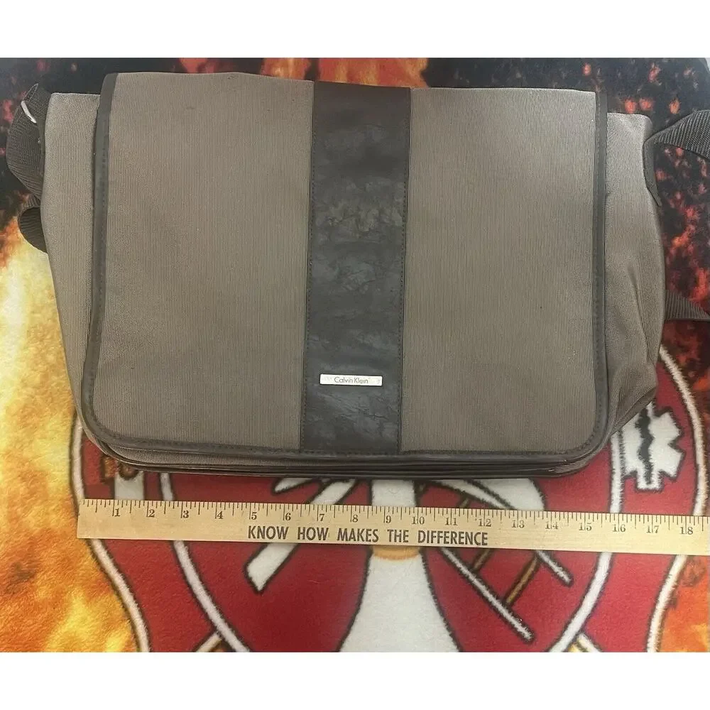 Calvin Klein Perfumes Men Duffle Bag Gym Overnight Shopping Bag Handbag Brown !!